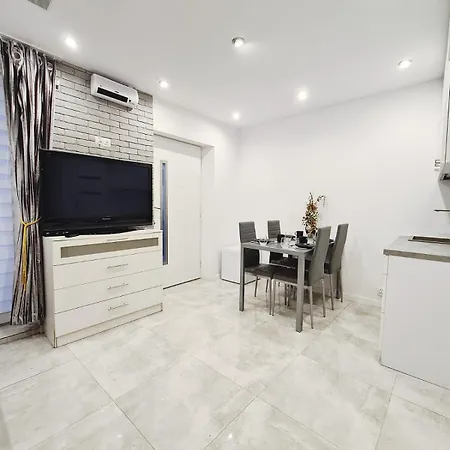 Apartamencik Kajutka 公寓 吉日茨科